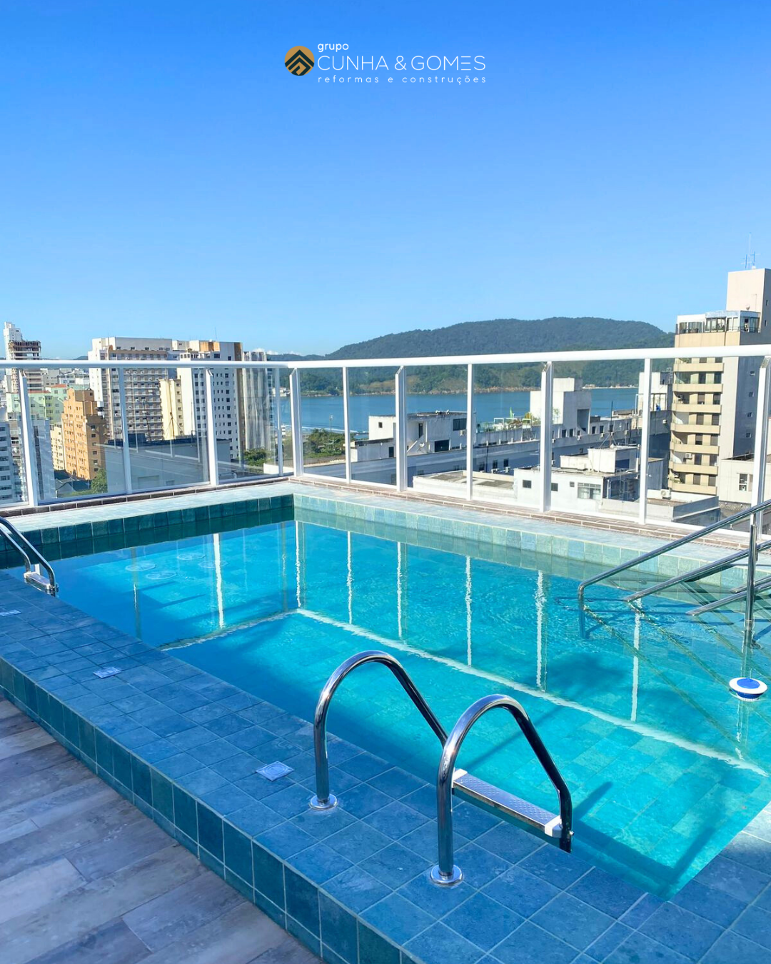Assentamento de piso, revestimento no terraço (lobby) e na área da piscina